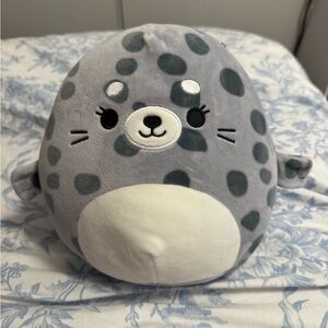 Squishmallows Seal with polka dots